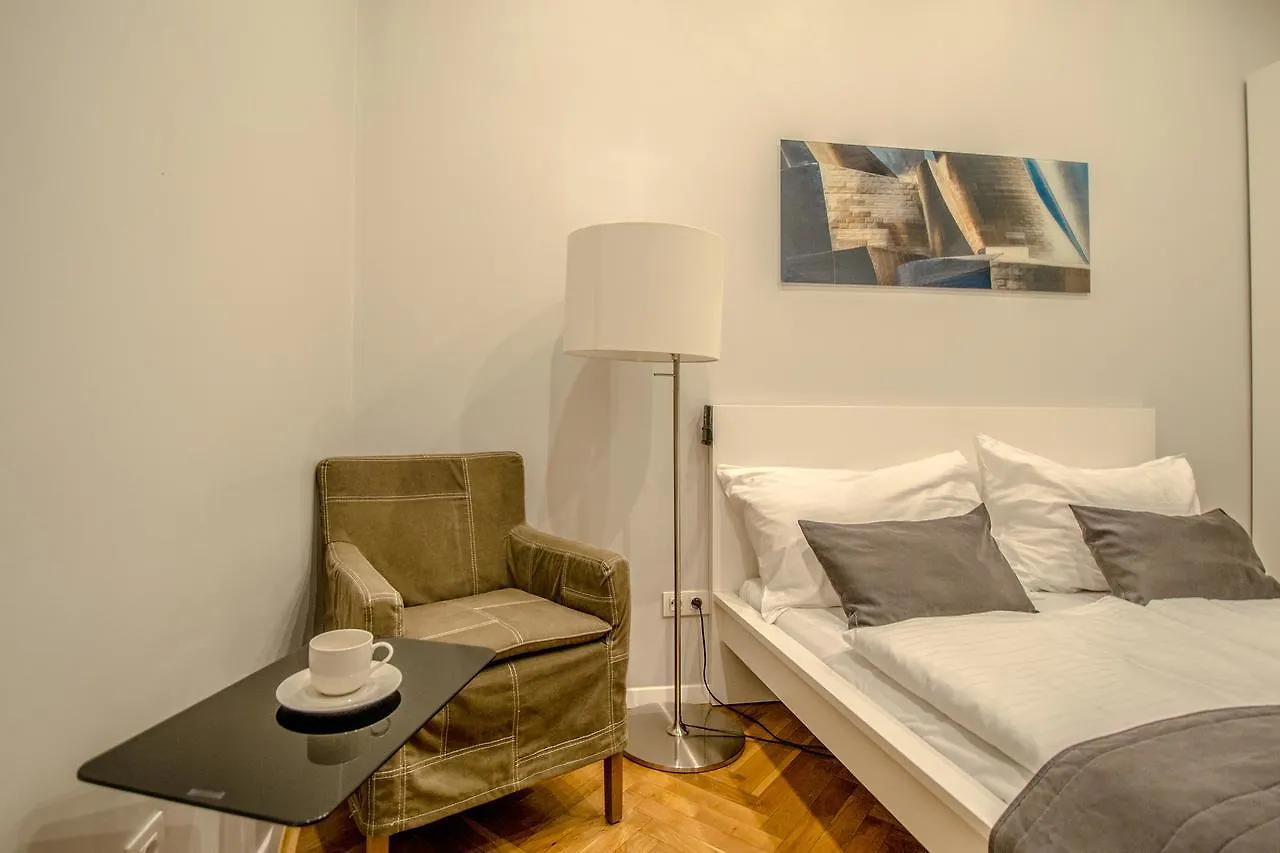 Vojtesska Apartment By Ruterra Praag